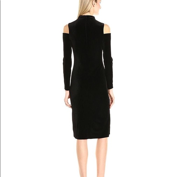 T Tahari Dresses & Skirts - Elaine Cold Shoulder Velvet Night Out Dress